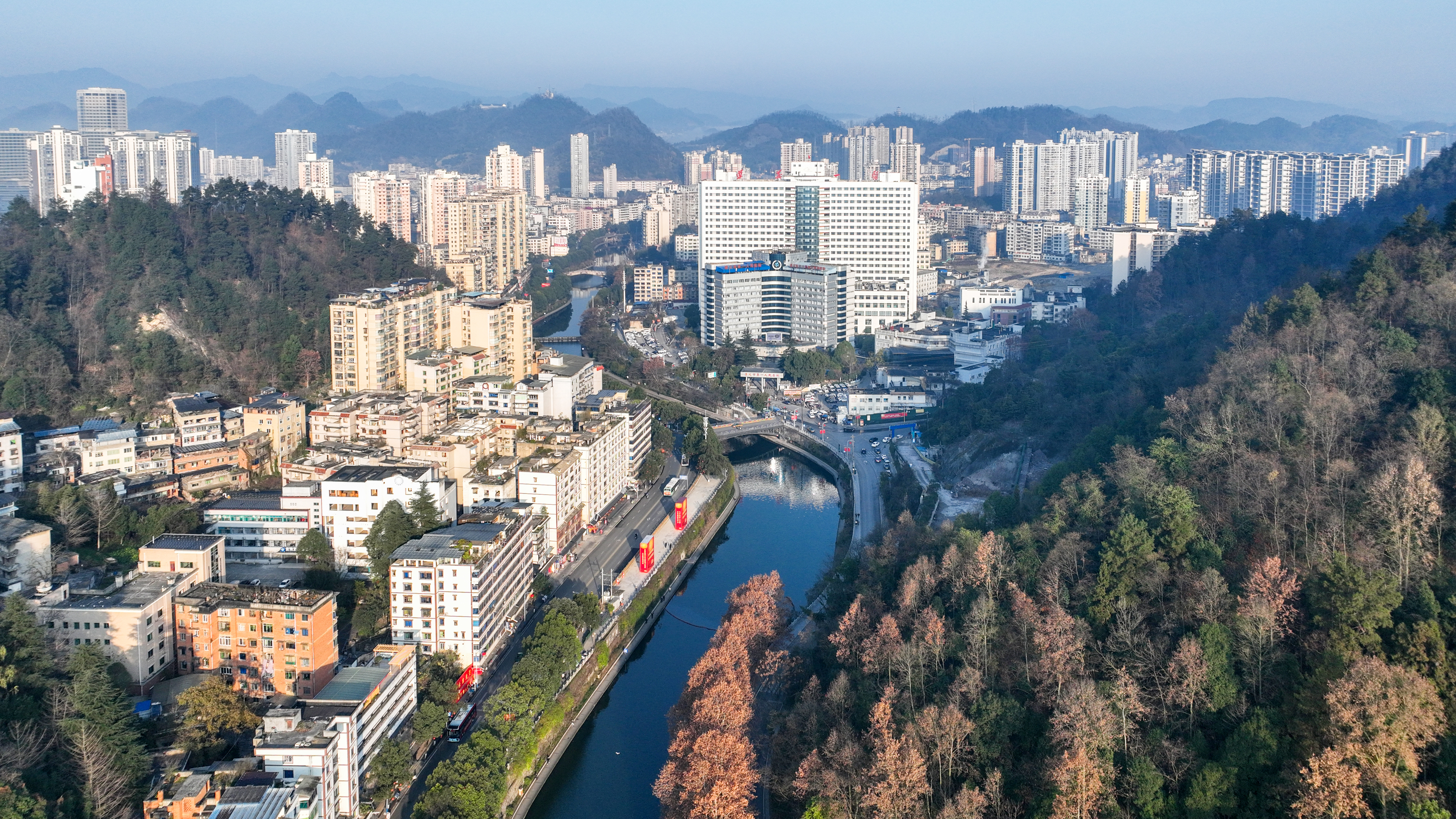 贵州省遵义市城市红花岗区城市风光.罗星汉 摄