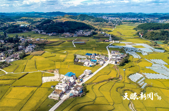 圖為甕安三佰栳灌區(qū)場景.JPG