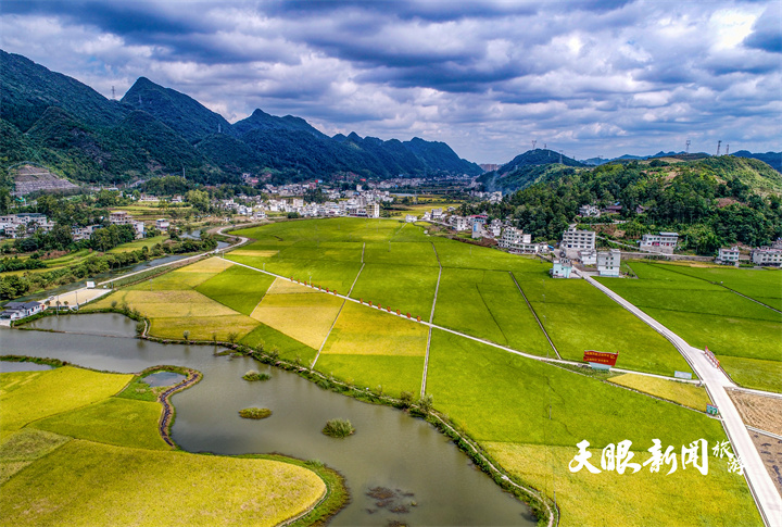 圖為甕安梭羅壩區(qū)場景.jpg