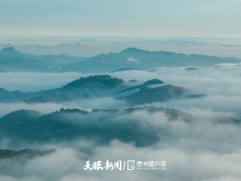 811529-2024年10月24日，在貴州省畢節(jié)市織金縣大平鄉(xiāng)群建村拍攝的烏江源美麗景色。(25).jpg