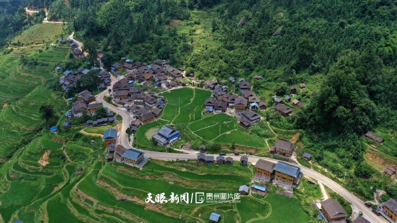 圖21：2021年7月13日，在計劃鄉(xiāng)加宜村拍攝的旅游公路。   李長華 攝.jpg