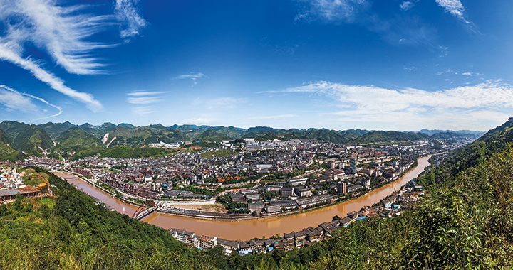 茅臺(tái)酒鎮(zhèn)全景.jpg