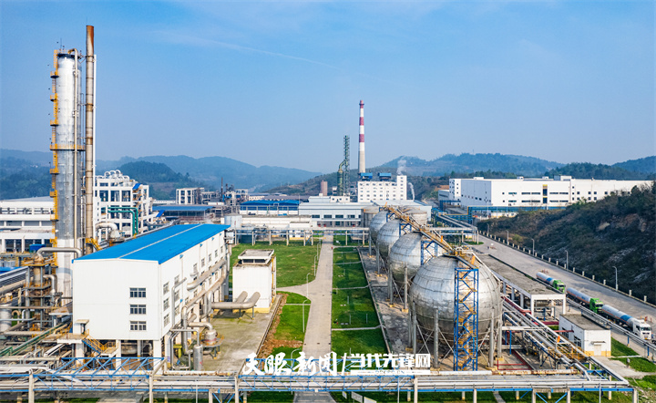 2  貴州芭田生態(tài)工程有限公司屬于貴州省“四個一體化”重點(diǎn)建設(shè)項(xiàng)目，建成貴州首套國產(chǎn)化硝酸磷肥裝置。貴州日報(bào)天眼新聞記者 林民 攝.jpg
