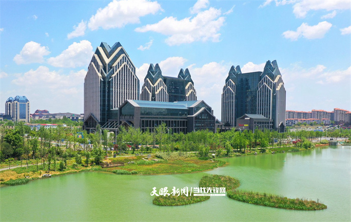 7 貴陽大數(shù)據(jù)科創(chuàng)城。貴州日報天眼新聞記者 林民 攝.jpg
