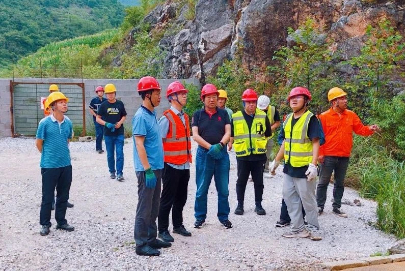 2024年石大為在水城營運中心開展高速公路安全隱患排查和項目施工安全防范工作.jpg