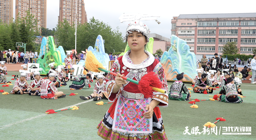 烏當區(qū)下壩九年制學校學生劉一霏.png