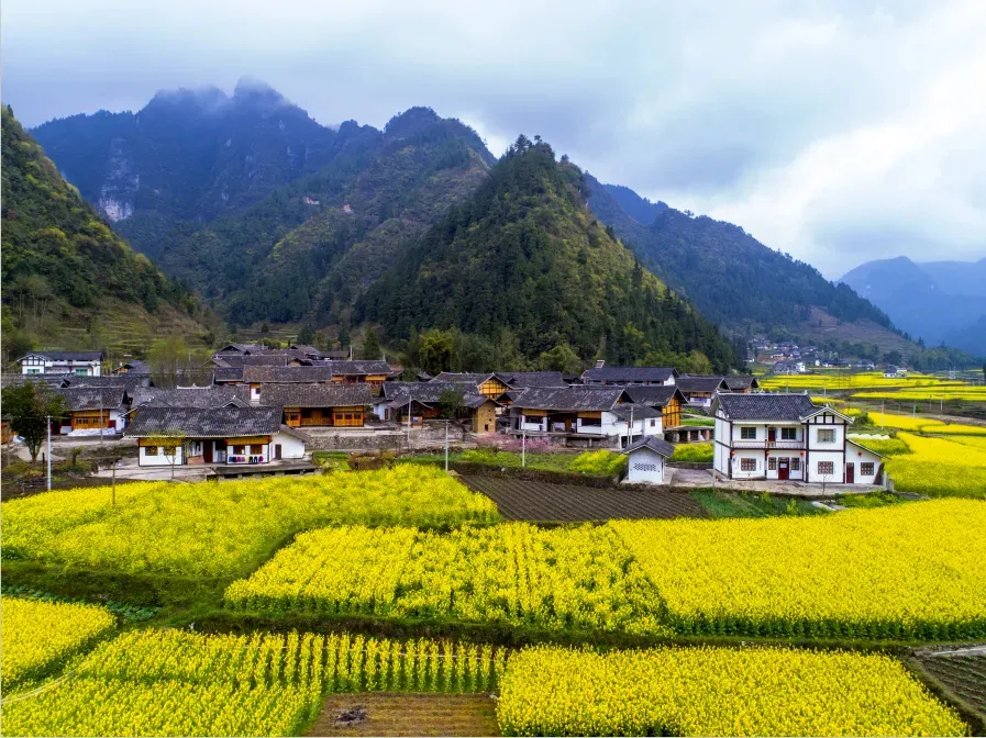 圖為位于湄潭縣西河鎮(zhèn)的石家寨村。來源 遵義發(fā)布.jpg