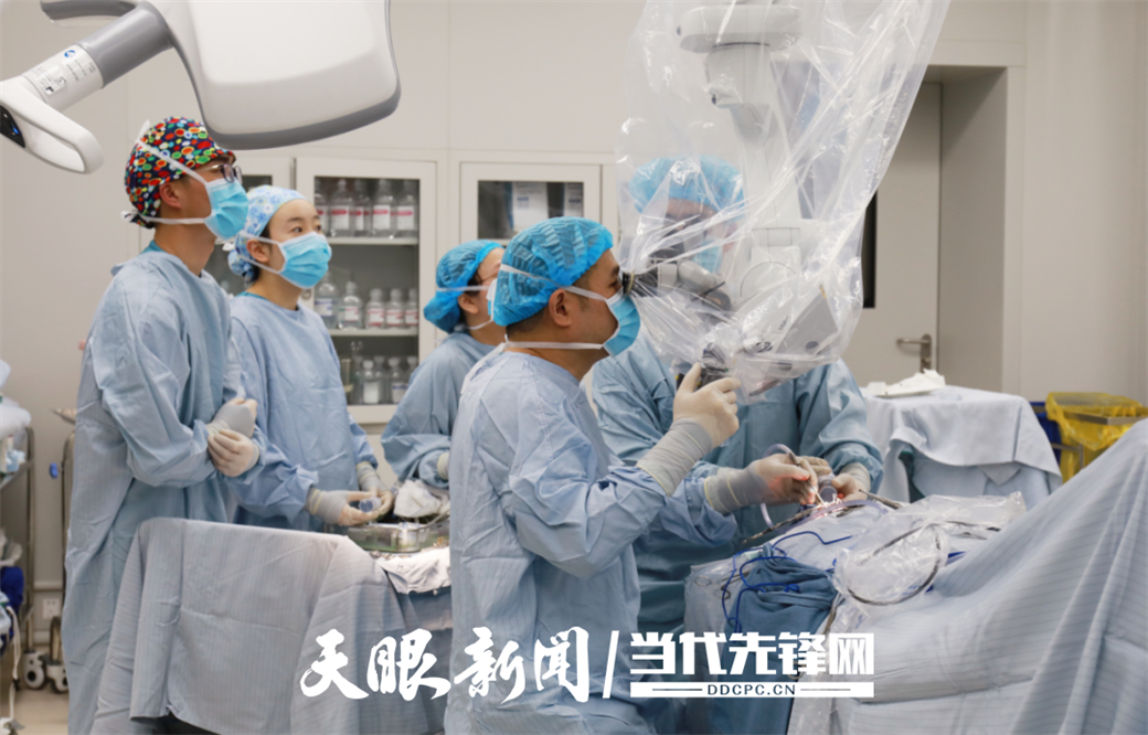 手術(shù)照片.png