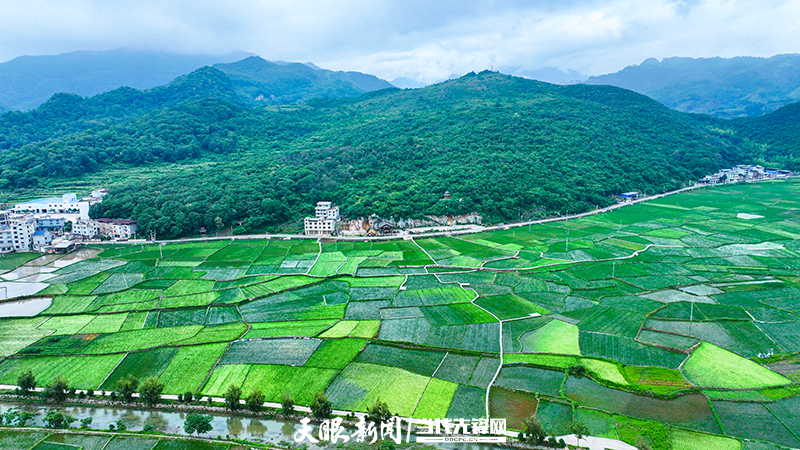 中國鄉(xiāng)村旅游1號公路.png