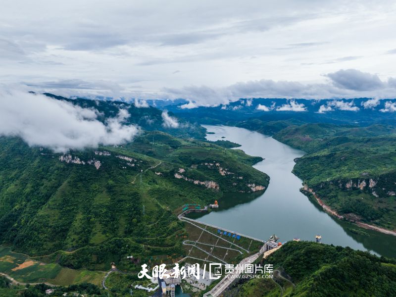 892410-2025年7月9日，在贵州省毕节市七星关区和纳雍县界河上拍摄的夹岩水库。(5).jpg
