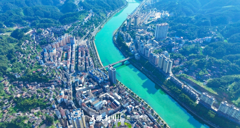 899864-2025年8月2日，貴州省黔東南州錦屏縣城景色怡人。.jpg