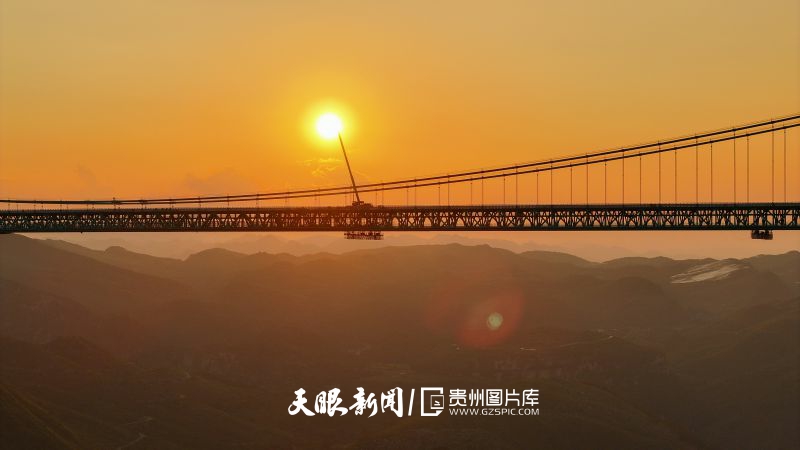 900638-2025年8月2日，建設中的貴州六安高速公路花江峽谷大橋。.jpg