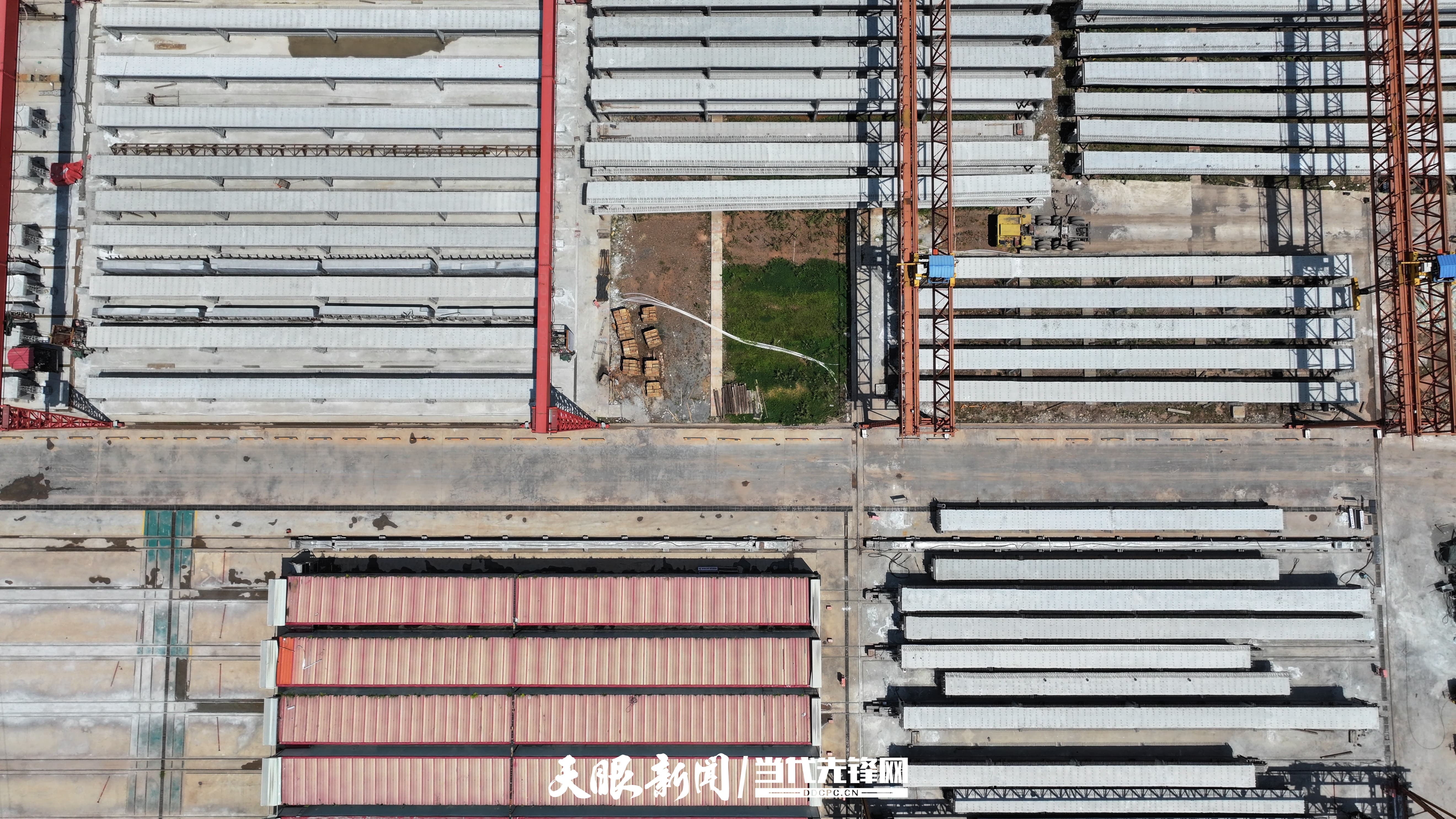 圖為安盤高速公路土建3標(biāo)山區(qū)智慧梁場(chǎng)。.jpg