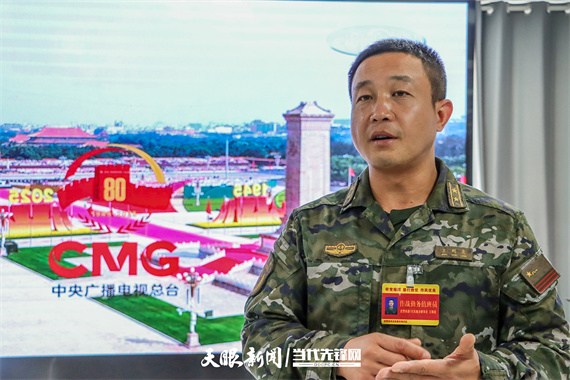 武警黔东南支队榕江“6.24”抗洪抢险任务前线指挥所政工指挥员 王刚亮.jpg
