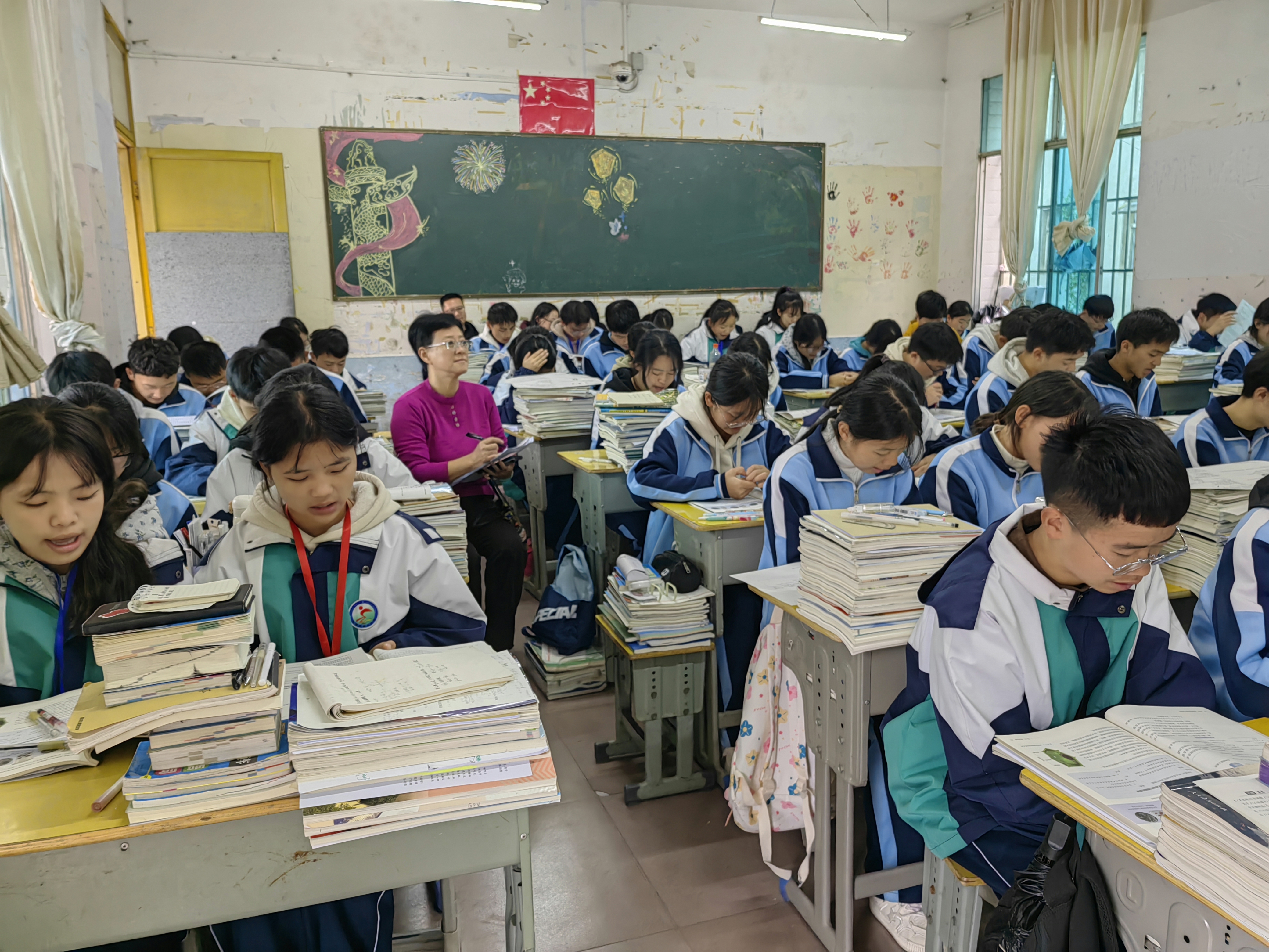 顧儉到班上聽課。.jpg
