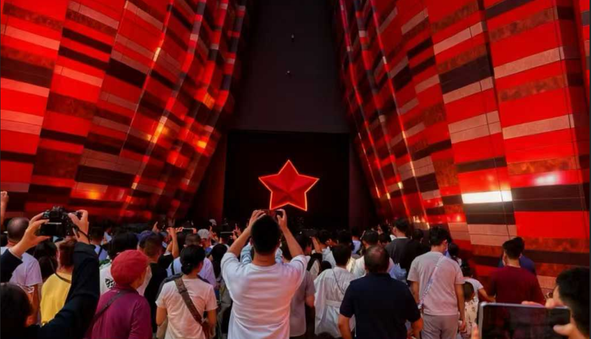 dD0xNzYwMDQ4MDM4X3I9NWJmYjczOWNfdz0xMDgwX3E9MTAwX2U9cG5n.webp 贵州长征文化数字科技艺术馆(红飘带)。.png