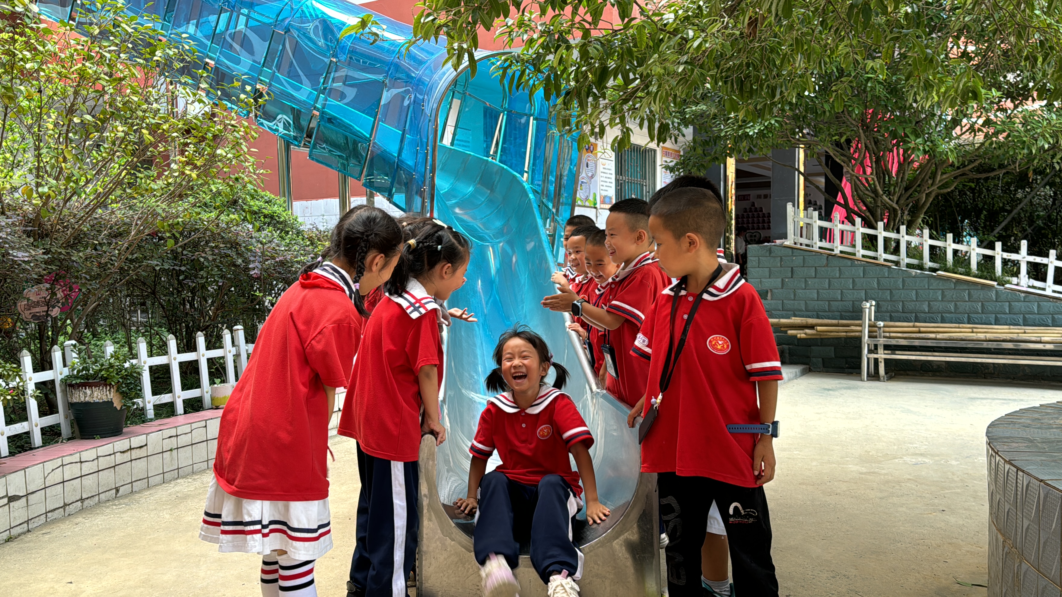 17609585984727.jpg 3974127b90818769523542bb0e535925.jpg