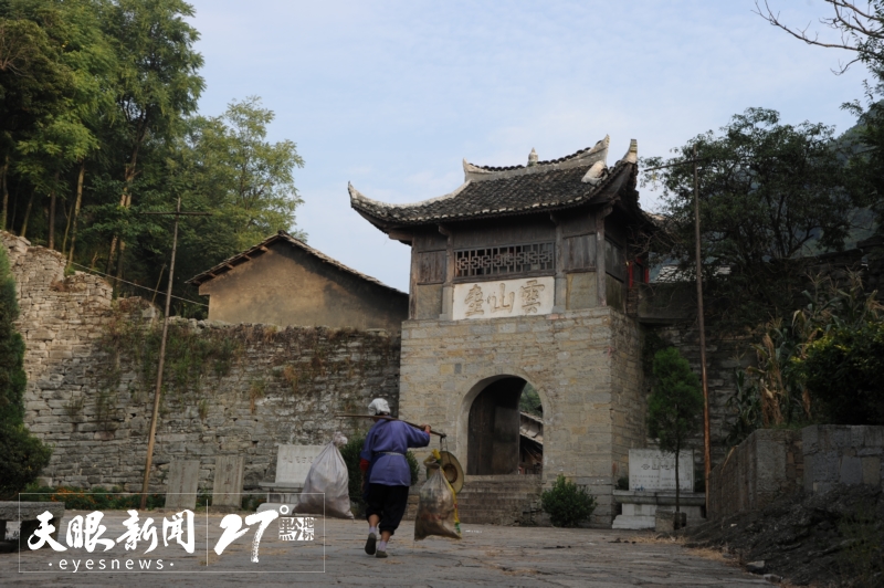 dD0xNzYyMjQ1MDE4X3I9OTk2ZWMzMGVfdz04MDBfcT0xMDBfZT1qcGc=.webp 微信图片_20251104162403_a.jpg