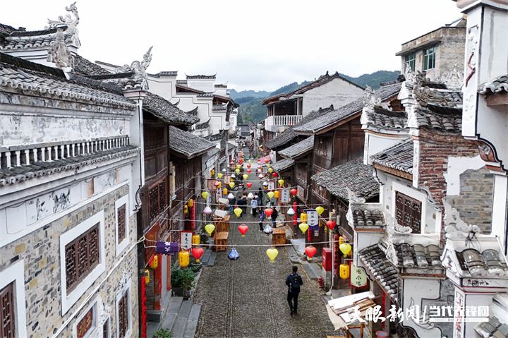 dD0xNzYyNDM5MDIwX3I9ZDdhYTkxMmJfdz03MjBfcT0xMDBfZT1qcGc=.webp 有着六百年历史的旧州古镇。.jpg