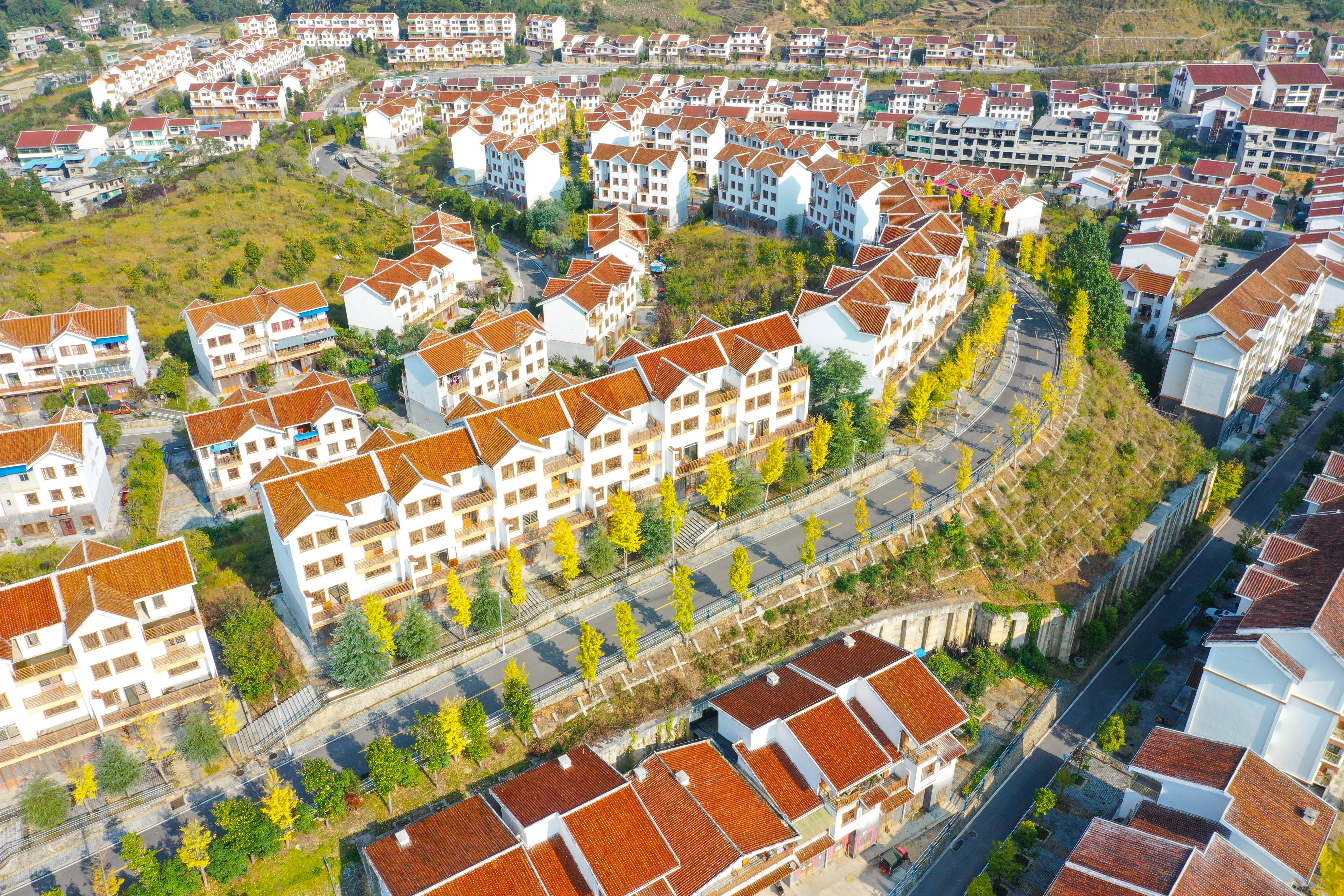 dD0xNzY0MDE5ODc5X3I9MDQ5ZmM4NzZfdz0xMDgwX3E9MTAwX2U9anBn.webp (2022.11.30摄)平塘县克度镇马鞍山易地扶贫搬迁安置区 肖伟 摄 (1).jpg