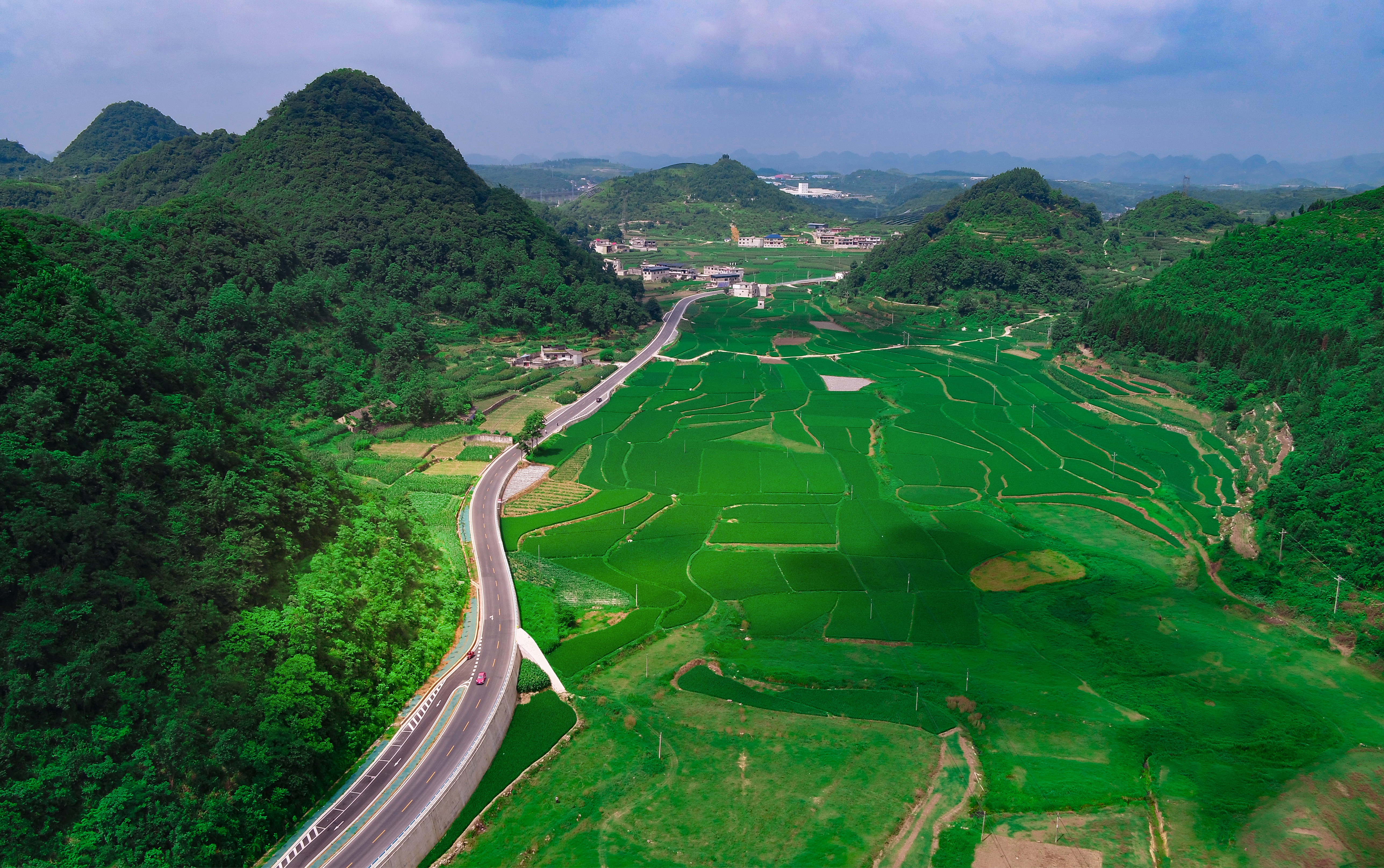 （250717）G356线镇宁新建路段-王远峰 摄.JPG