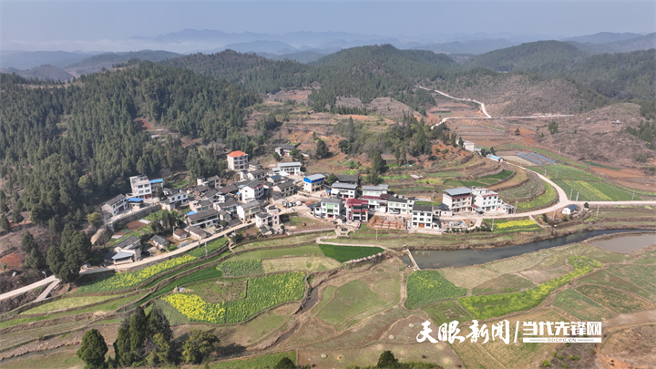 dD0xNzY0ODg2MzA4X3I9ZGZmMDczMWRfdz03MjBfcT0xMDBfZT1wbmc=.webp 岑巩县大有镇塔山村一角。吴祥华 摄.png