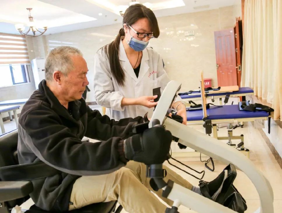 云岩区中心敬老院运动康复训练。贵州省民政厅提供 (2).jpg