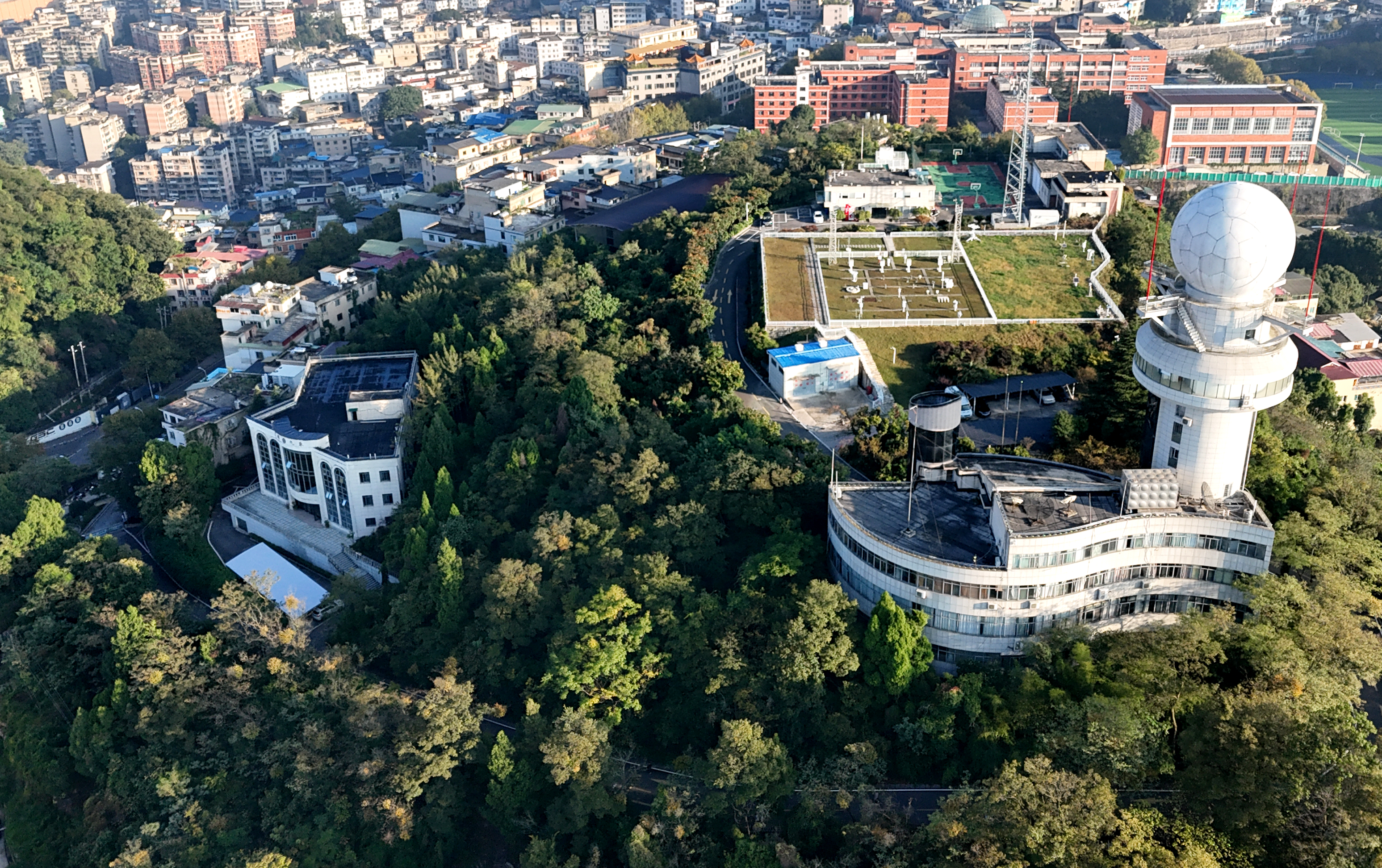 dD0xNzY2MDI1NDk1X3I9N2FmZTFhYzNfdz0xMDgwX3E9MTAwX2U9anBn.webp 贵阳S波段雷达.jpg