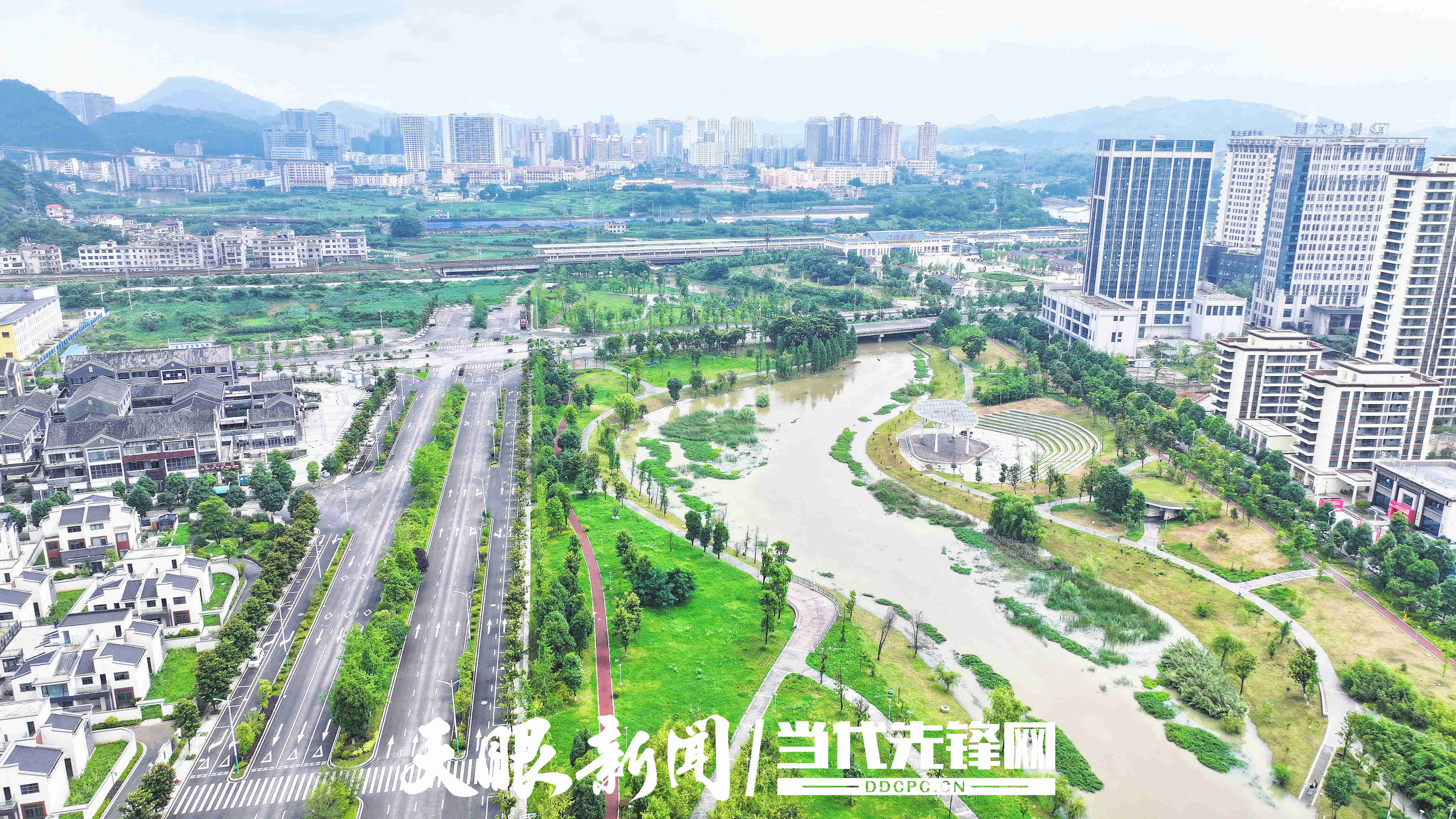 平坝城区航拍 平坝区融媒体中心供图(2).jpg