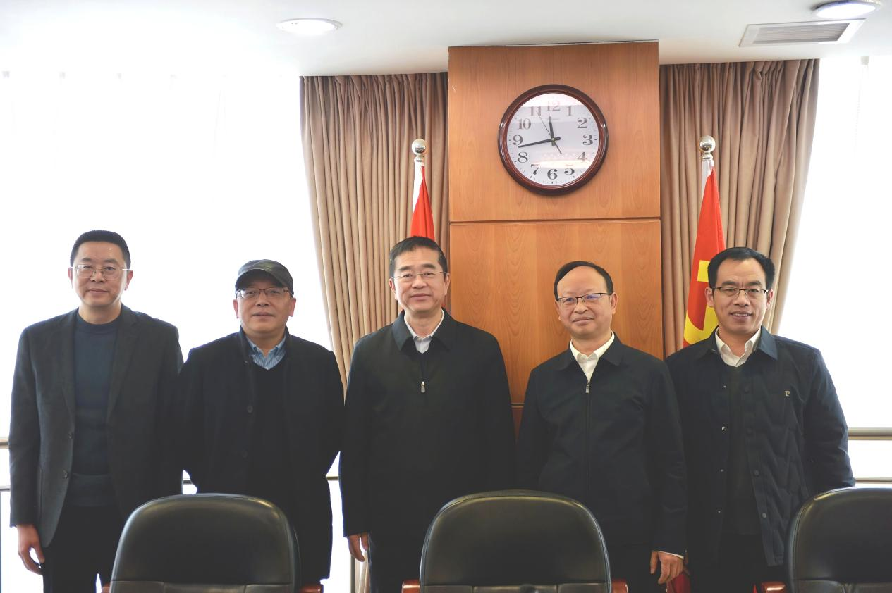 贵州省自然资源厅与贵州日报签署战略合作框架协议