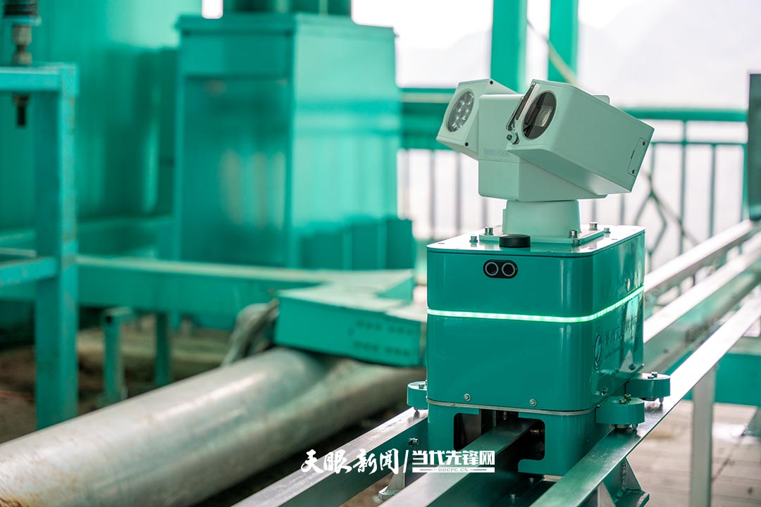 dD0xNzcyNjgyNTEzX3I9NDY1MjNjNjBfdz0xMDgwX3E9MTAwX2U9anBn.webp 花江峡谷大桥智能巡检机器人2.jpg