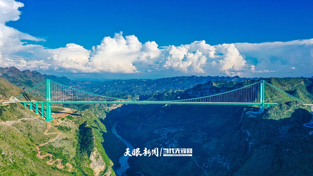 dD0xNzcyNjgyNTYxX3I9NmJhM2M4ODdfdz0xMDgwX3E9MTAwX2U9anBn.webp 9月28日,花江峡谷大桥通车。贵州日报天眼新闻记者 刘青摄DJI_0414 拷贝 2.jpg