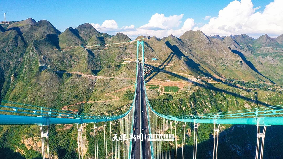 dD0xNzcyNzI2OTQ0X3I9MTYxZjAwYzFfdz0xMDgwX3E9MTAwX2U9anBn.webp 9月28日,花江峡谷大桥通车。贵州日报天眼新闻记者 刘青摄DJI_0448 拷贝 2.jpg