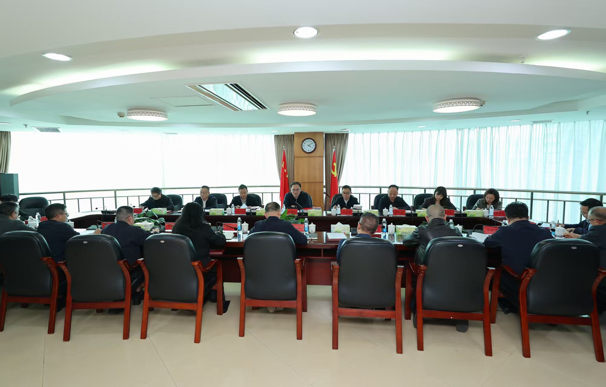 2.座谈会现场.jpg