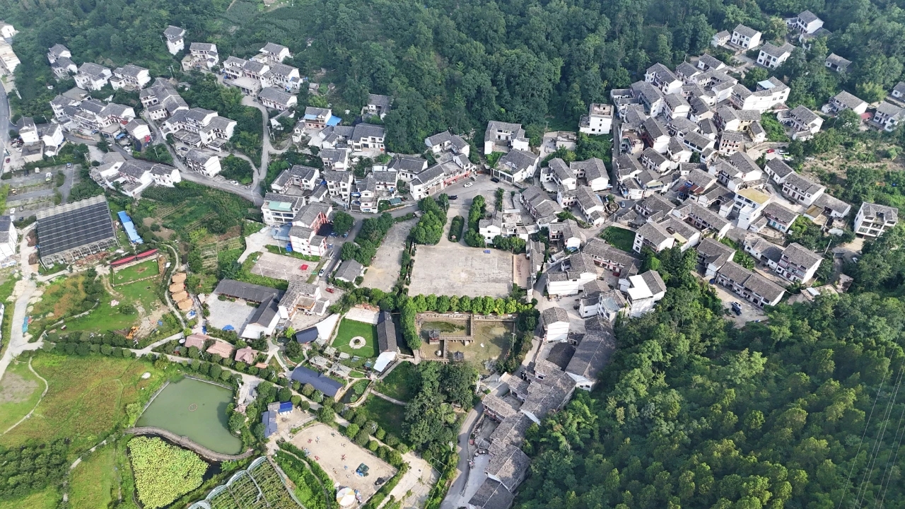 石板井村航拍.jpg