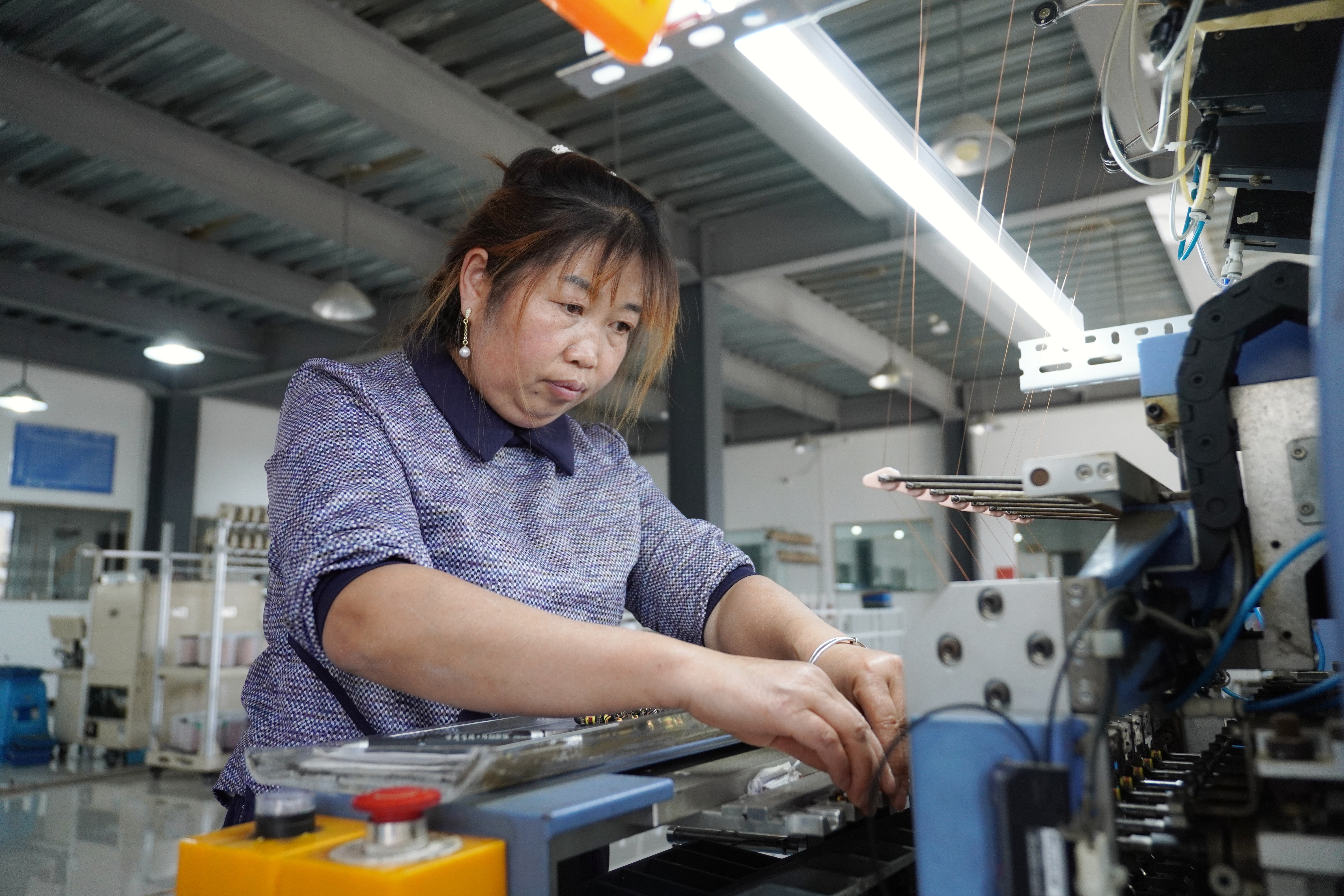 17759790549513.JPG 安顺市成威科技有限公司生产车间 杨曦 摄.JPG