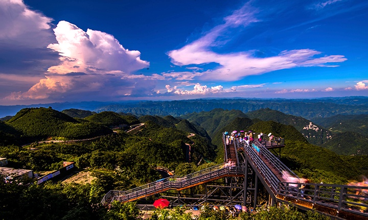 娄山关观景台.jpg