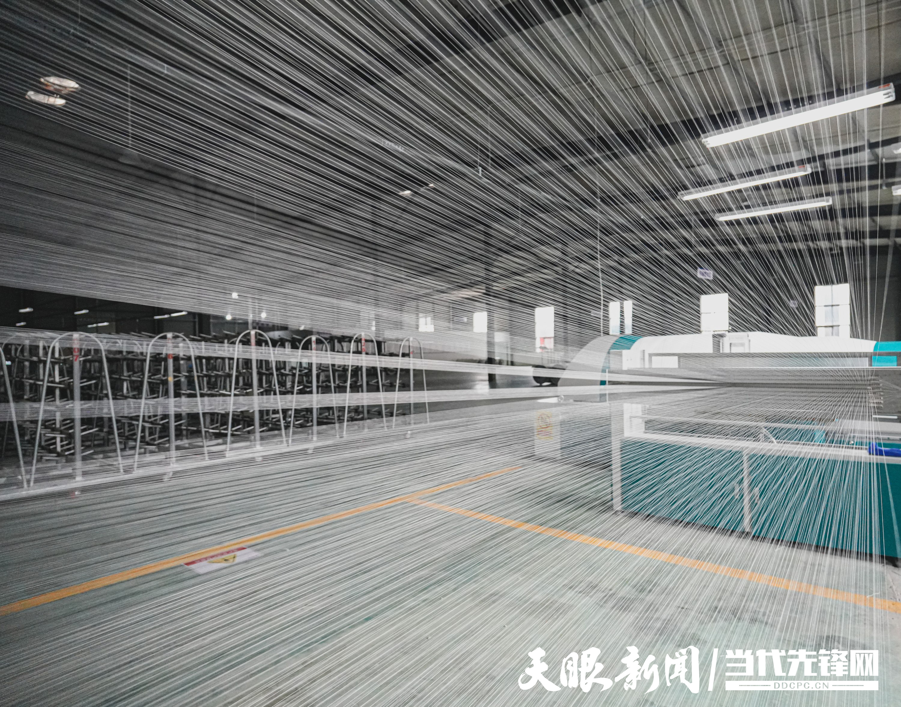 dD0xNzg5NjU3NjgzX3I9NGQxYTFjODlfdz0xMDgwX3E9MTAwX2U9anBn.webp 浙黔纺织生产车间 郭立 摄.jpg